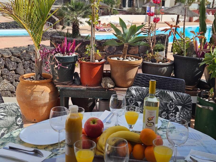 Apartamento Taisa Playa Roca Costa Teguise Zewnętrze zdjęcie